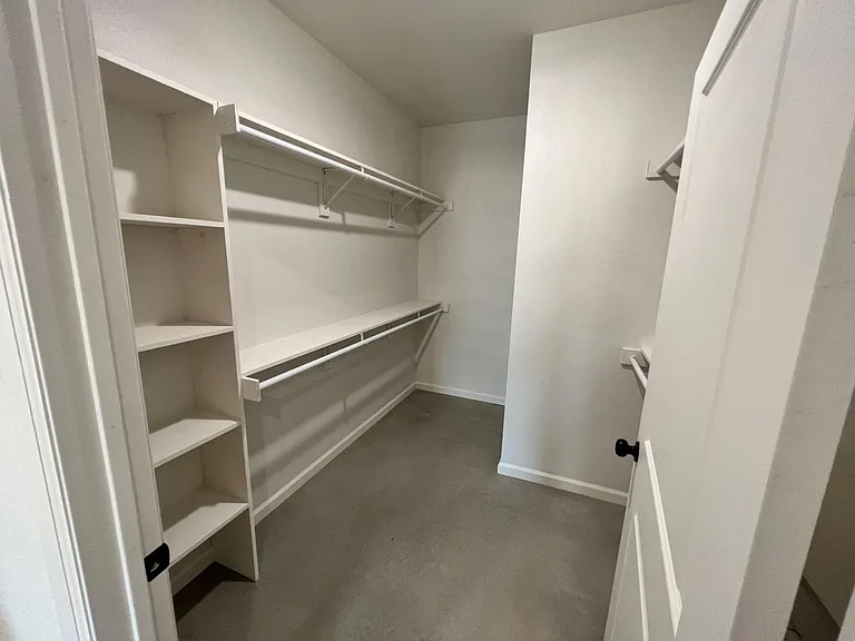 2 bed-Master closet