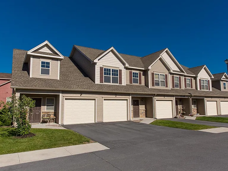 Preserve at Autumn Ridge Apartments — Photo 2
