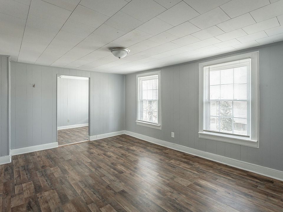 1st image of 311 Hedgewood Dr #1
