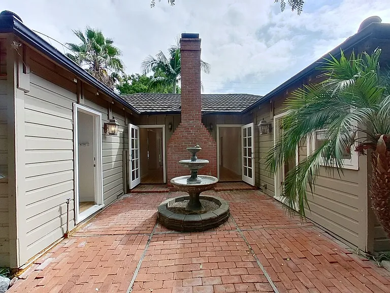 2806 Foothill Rd — Photo 23