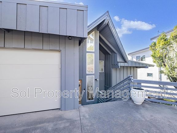 2nd image of 525 Cuesta Dr