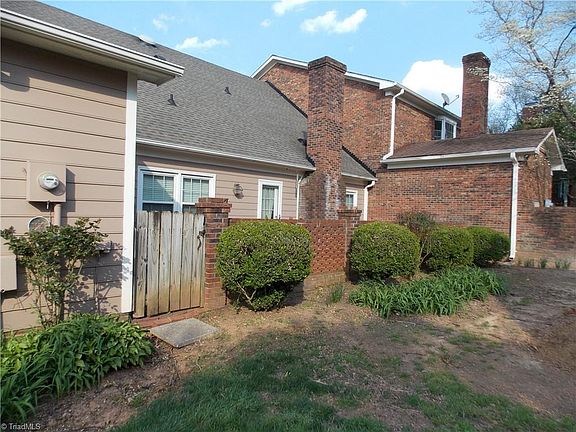 3rd image of 516 Lindley Rd
