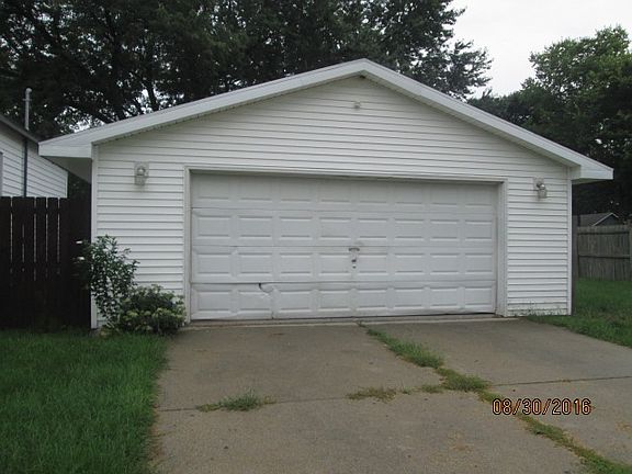 5th image of 1313 Leonard Ave