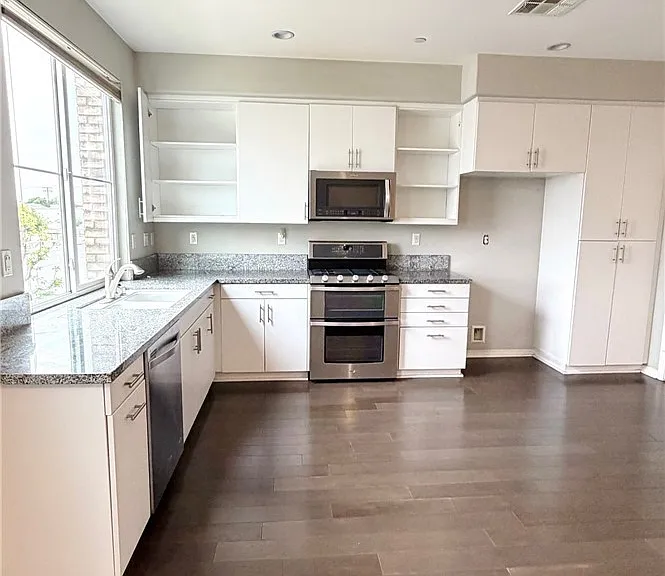 18811 S Prado Ct — Photo 4