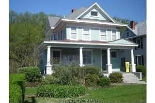 288 S Washington St photo 1