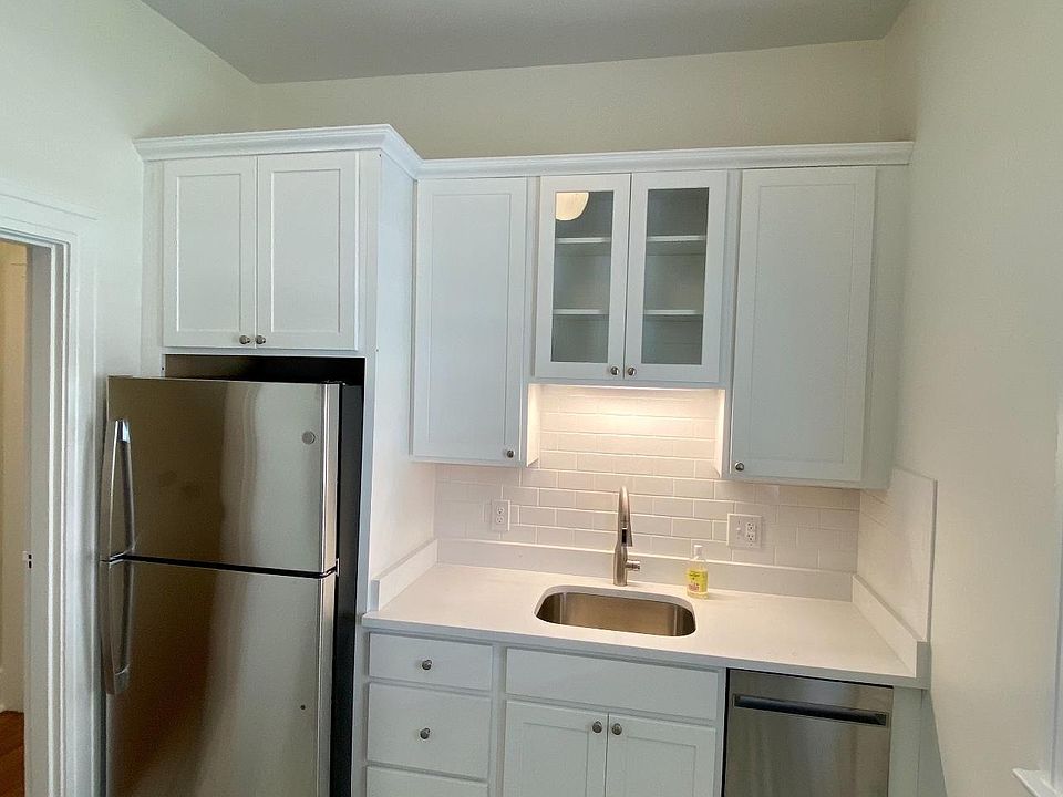 1st image of 111 S Ashland Ave #1