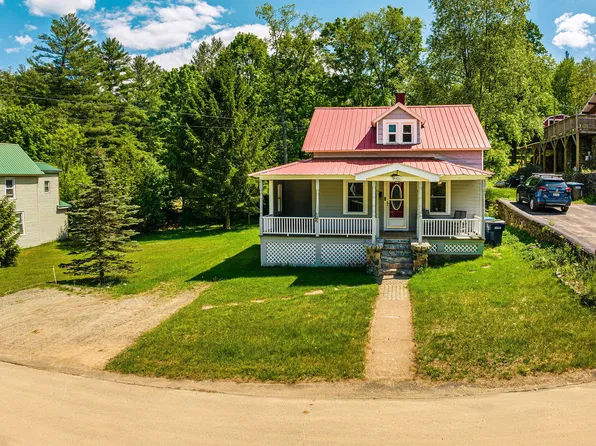 50 Fawn St, Saranac Lake, NY 12983