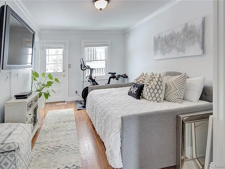 441 Boston Post Rd — Photo 6