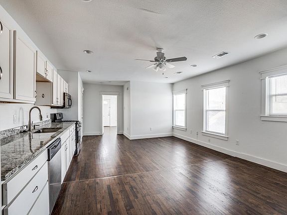 5th image of 626 W 10th St #624