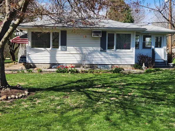 1383 Mortimer St, Barry, IL 62312