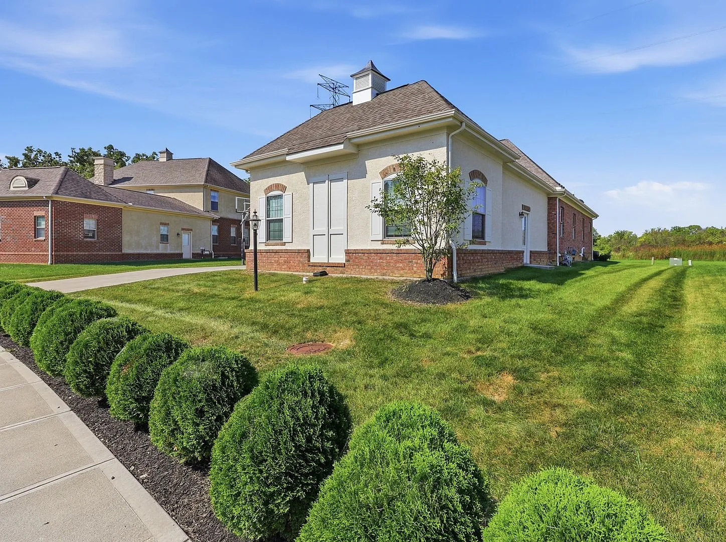 8017 Pleasant Drive — Photo 3