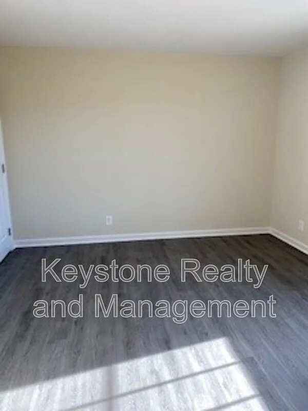 2 bed, 1.0 bath, 1120 sqft, $975 — Photo 4