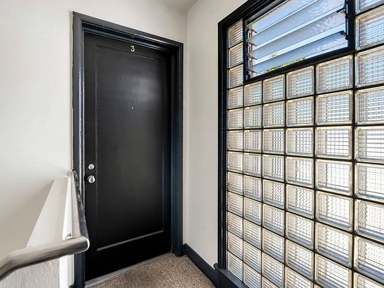 1045 Riverside Dr #D-3 — Photo 14