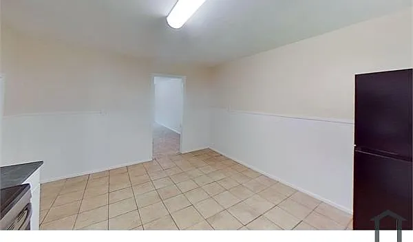 204 Elbring Dr — Photo 1