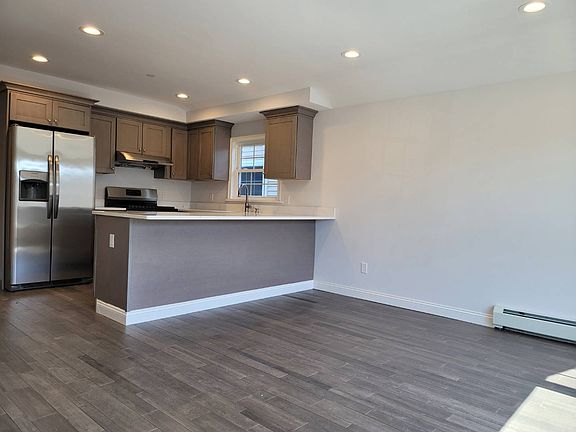 5th image of 9214-00 Rockaway Fwy #1
