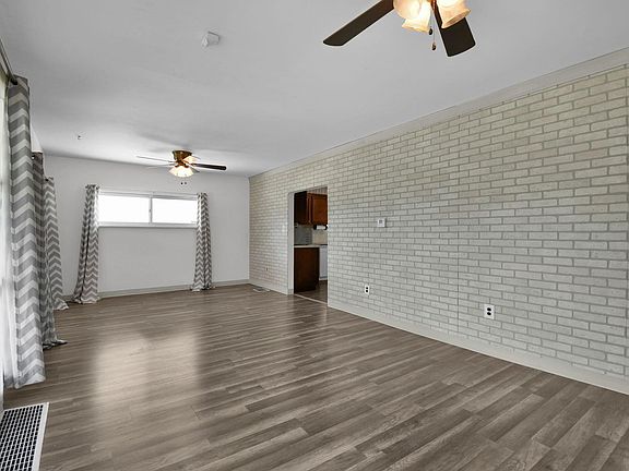 3rd image of 2365 Koebel Rd