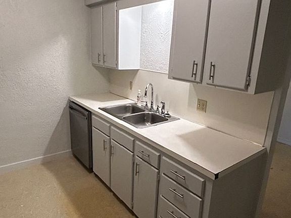 5th image of 4421 S Gum Ave #4423