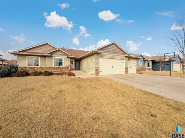 3904 E Shepherd St, Sioux Falls, SD 57103