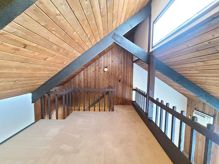 Alpine Square — Photo 8
