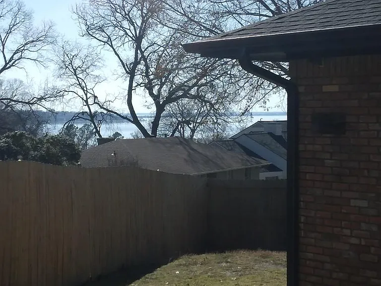 1305 Spring Creek Dr — Photo 2