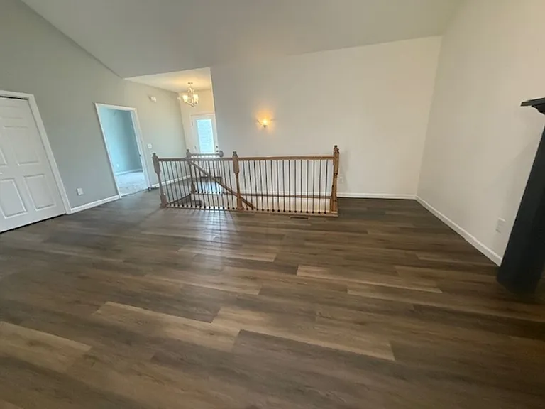 701 Stephanie Ct — Photo 12
