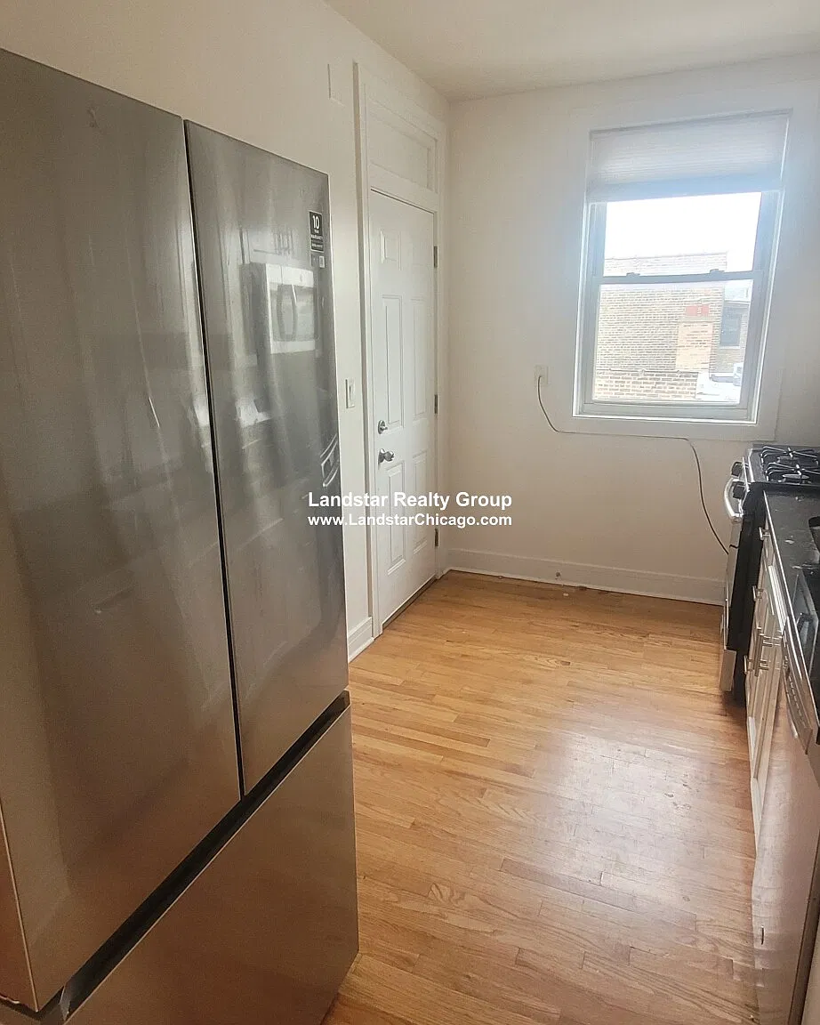 2 bed, 1.0 bath, 1050 sqft, $1,950 — Photo 2
