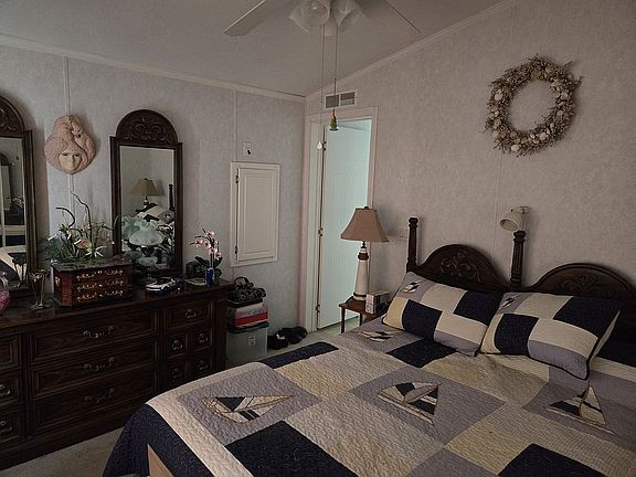 Bay window- fully furnished.