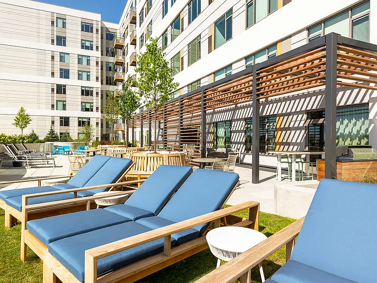 Take in the sunshine from Eleven33's landscaped terrace, complete with lounge chairs, grilling areas, and plenty of space to unwind above the heart of Oak Park.