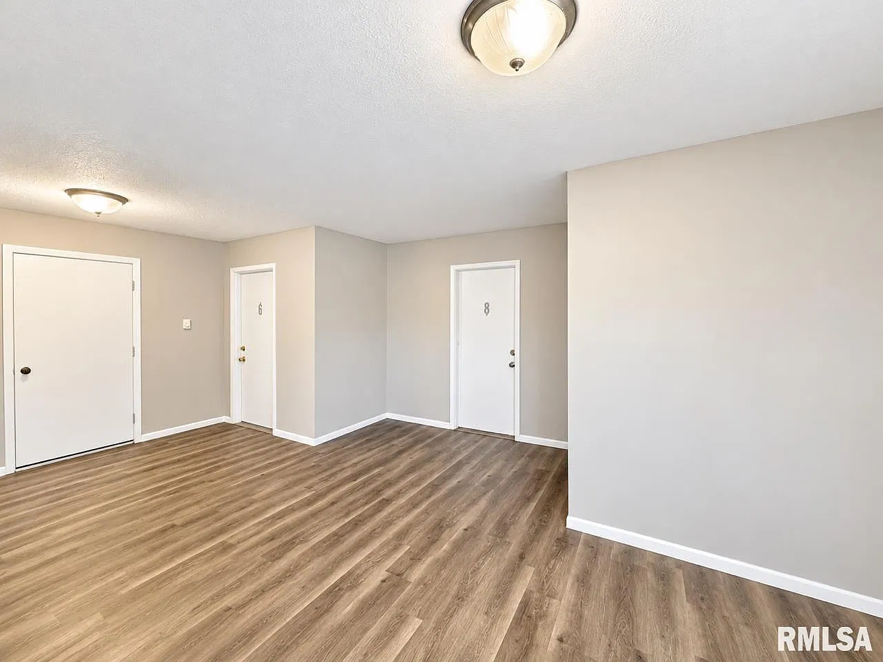 2 bed, 1.0 bath, 850 sqft, $800 — Photo 2
