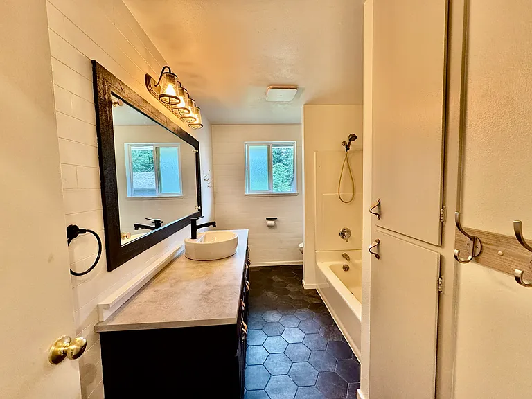 18 Jonathan Rd — Photo 10