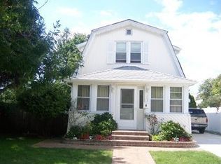 208 Jaunita Ave, Freeport, NY 11520