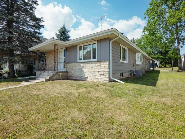 408 1st Ave, Adell, WI 53001