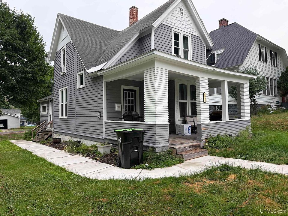1st image of 624 E B St