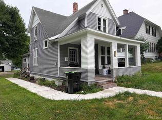 624 E B St, Iron Mountain, MI 49801