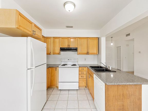 4th image of 3567 SW 151st St