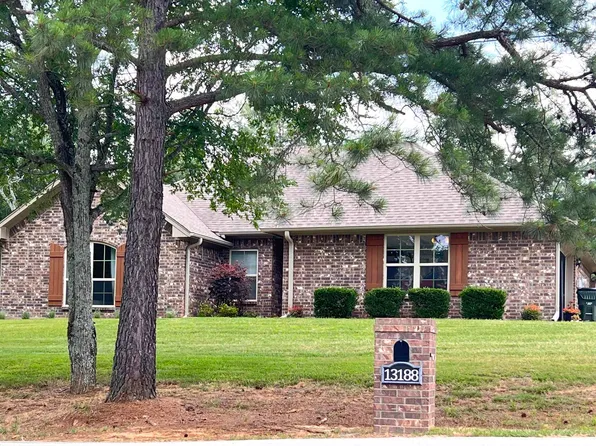 13188 Vicki Lynn Ln, Troup, TX 75789