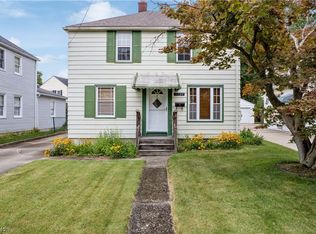 2751 Oakwood Dr, Cuyahoga Falls, OH 44221