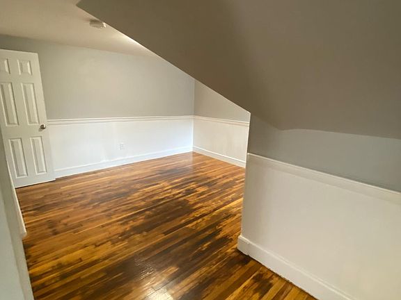 3rd image of 28 Vine St #301