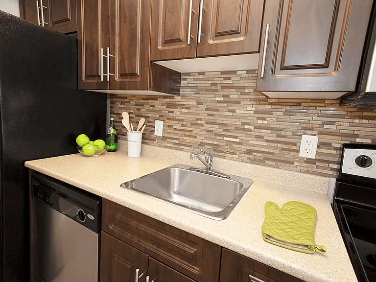 340 Assiniboine Ave #102 — Photo 3