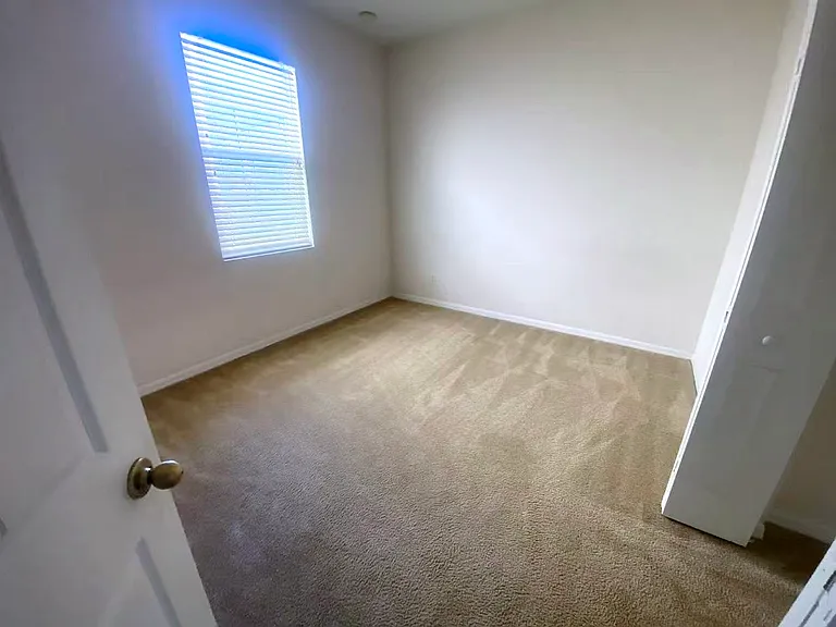 10051 Medallion Bluff Ln — Photo 11