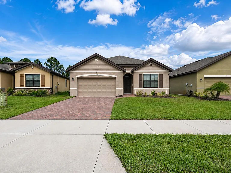 927 Remington Green Dr SE — Photo 3