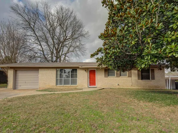 2708 Stillwell Dr, Texarkana, TX 75501