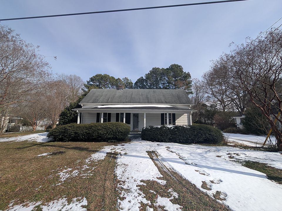 1st image of 302 Sallinger St