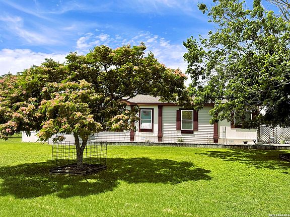3rd image of 460 Faurie Road