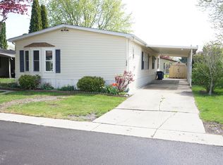 1038 Bel Aire Ln, Dekalb, IL 60115