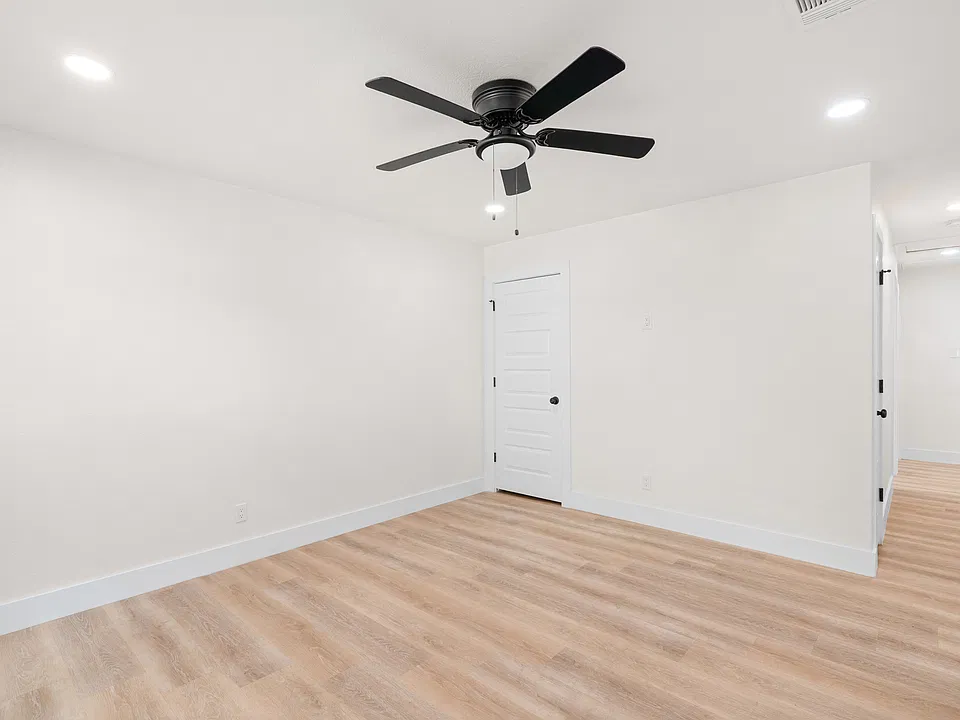 316 George Ct