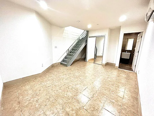 Rented by The InHouse Group | media 6