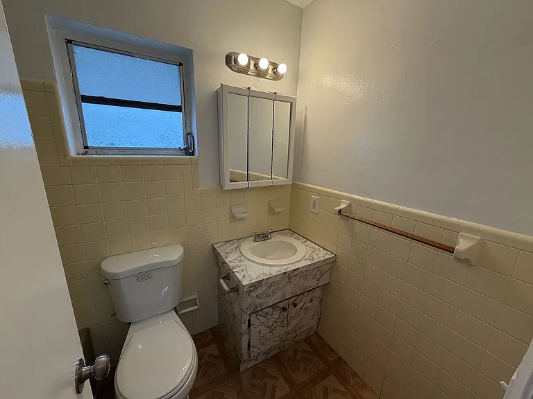 2111 Roosevelt St — Photo 21