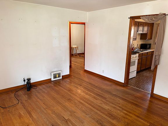 5th image of 3824 Cameron Ave