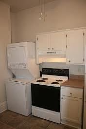 Broad 262 B - Kitchen View 4